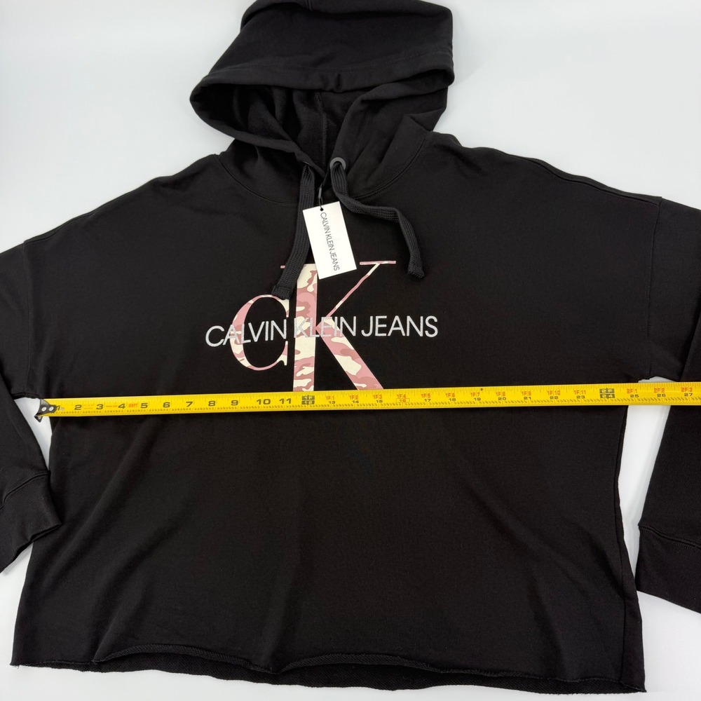 Calvin Klein Jeans Hoodie Womens XL Black New Camo Logo Cropped Raw Hem Pullover - Picture 7 of 7